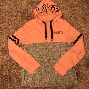 Cute hoodie!! And in good condition 👌